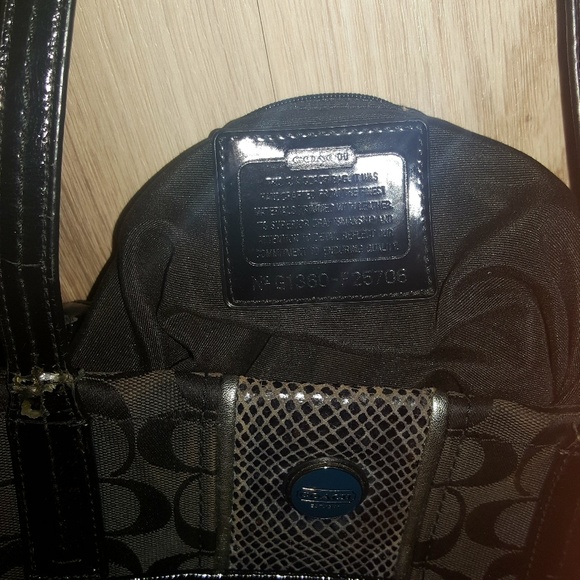 SPECIAL!  Authentic Coach handbag - Picture 4 of 5